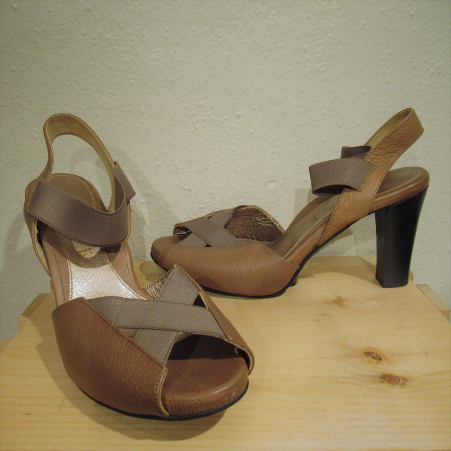 Dana Davis Khaki Leather High Sandals