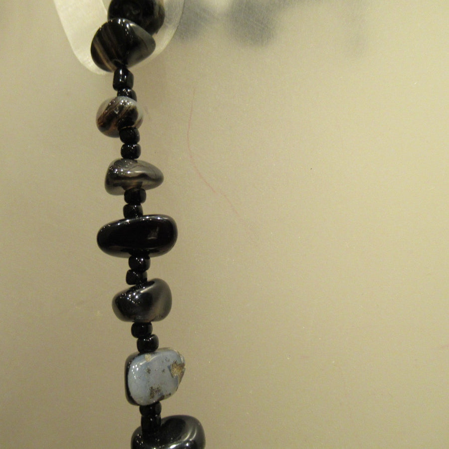 Silver toned Nugget Agate Black Beaded necklace