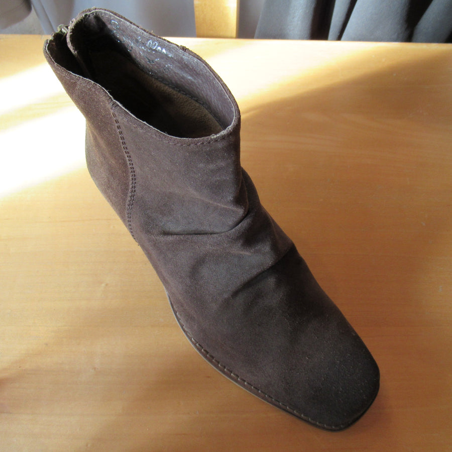 Seychelles Dk brown Suede Ankle boots