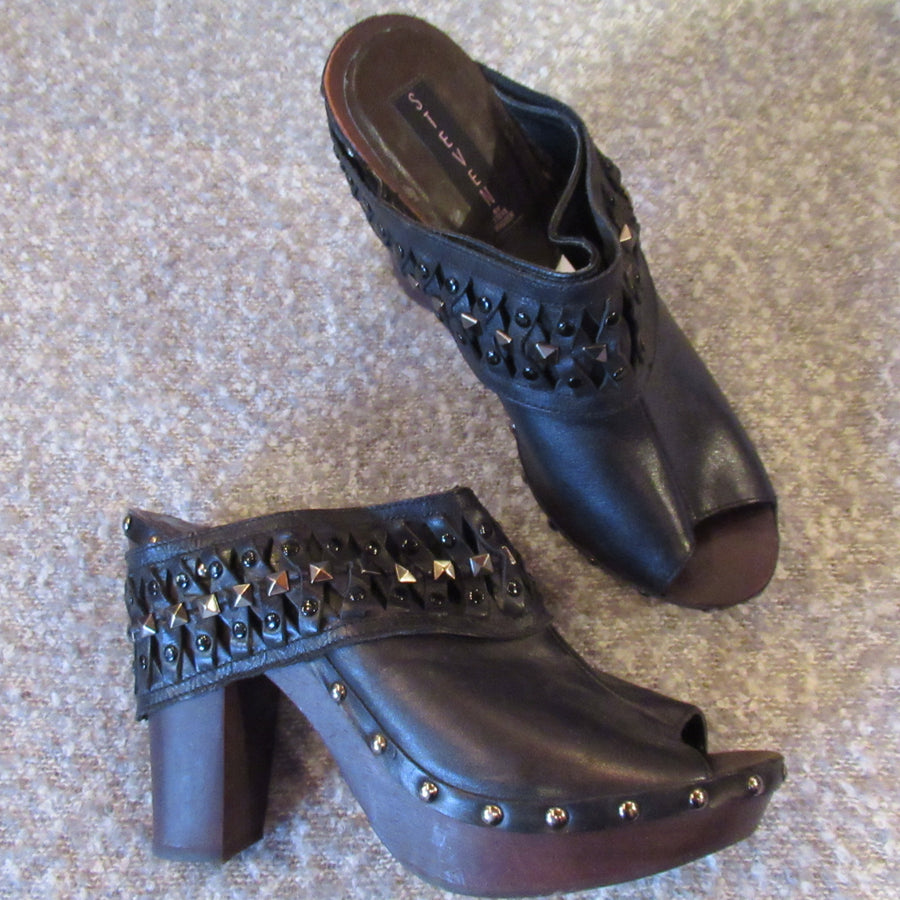 Steve Madden Black Leather Platform Sandals